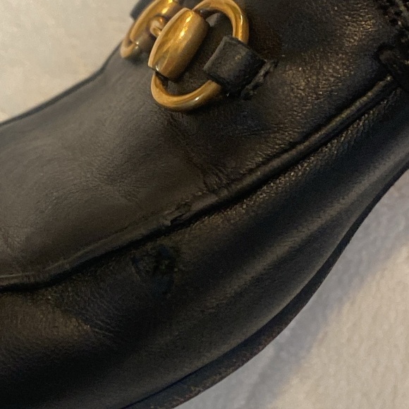 Gucci Black Leather Loafers with horse but Gold hardware - Picture 7 of 8